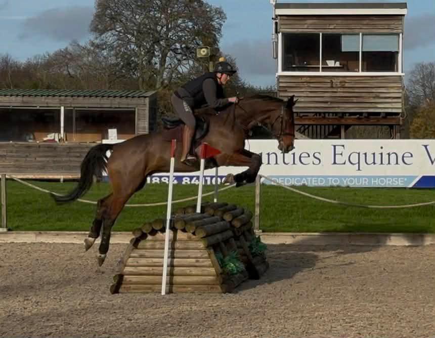 Arena Eventing with Emily Farleigh - am only